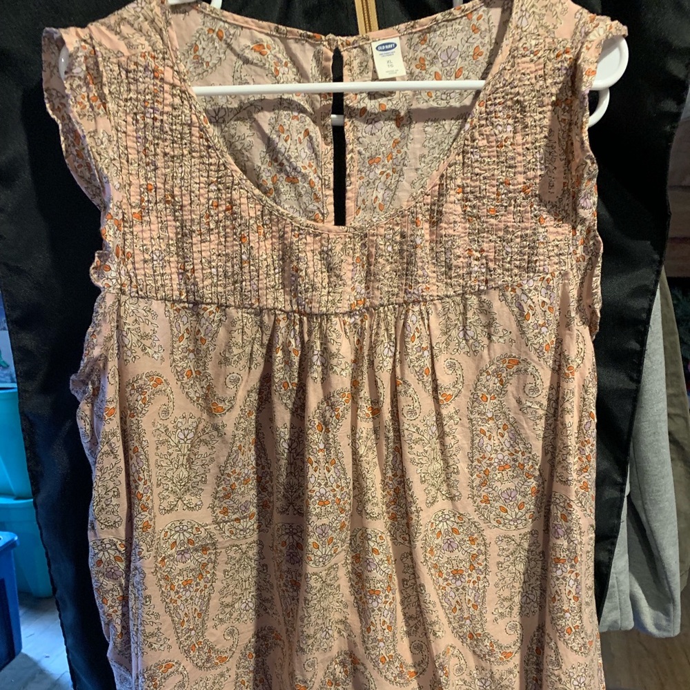 Sleeveless blouse